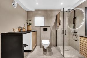 Et badeværelse på Modern apartment - charming location - Old Town + 12 billeder