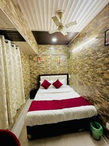Hotel Avalanche客房内的一张或多张床位