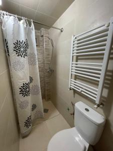 A bathroom at Jaddou Home