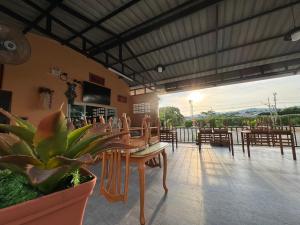Balkón nebo terasa v ubytování พัชรี รีสอร์ท ภูเก็ต Patcharee Resort Phuket