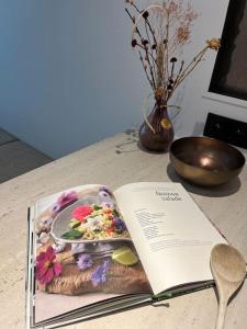 Fotografie z fotogalerie ubytování Trendy flat in gouden winkeldriehoek nabij strand v destinaci Knokke-Heist