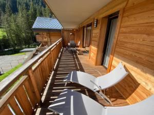 Balkón alebo terasa v ubytovaní Appartement contemporain, spacieux et lumineux, dans une résidence calme à Châtel, proche des pistes! - FR-1-693-84