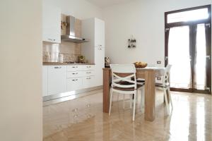 Kuchyň nebo kuchyňský kout v ubytování Vesuvius Home