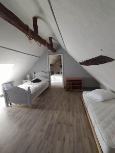 Postel nebo postele na pokoji v ubytování Maison Berrichonne, 6 pers