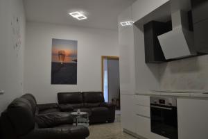 Villa Baldi -Apartmani Danny的厨房或小厨房