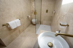 Bagno di Coastal View House
