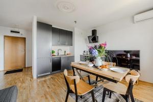 Posedenie v ubytovaní Apartament Ostrobramska - Praga Południe