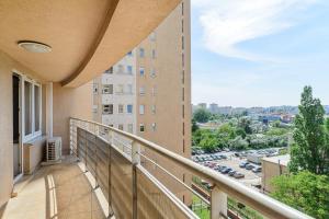 Balkón alebo terasa v ubytovaní Apartament Ostrobramska - Praga Południe