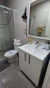 Kúpeľňa v ubytovaní Alicante Postiguet Studios