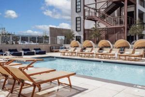 Boutique-Style Stay in West Hollywood free parking, pool, gym 내부 또는 인근 수영장