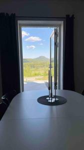 Vue générale sur la montagne ou vue sur la montagne depuis la villa
