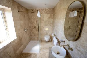 Bagno di Coastal View House