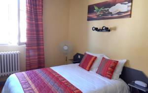 Foto dalla galleria di Le Cygne Hotel & Restaurant a Lauterbourg