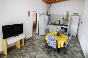 TV a/nebo společenská místnost v ubytování Aire Montañas