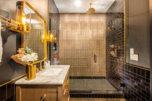 Koupelna v ubytování Union St Lofts - Salon - Day Spa + 75 fotografií