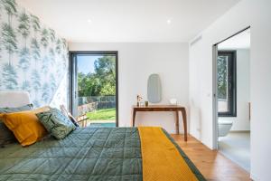 Ένα ή περισσότερα κρεβάτια σε δωμάτιο στο Villa Aksel +25 φωτογραφίες