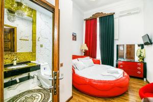 TV a/nebo společenská místnost v ubytování Sera Boutique Hotel