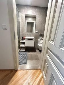 Ένα μπάνιο στο NewAPT next to Wenceslas Square