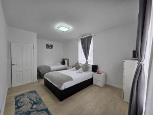 Легло или легла в стая в Lovely house with private parking! Glasgow!
