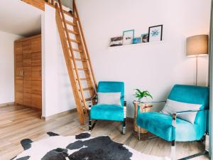 Ein Sitzbereich in der Unterkunft Tauern Lodge L