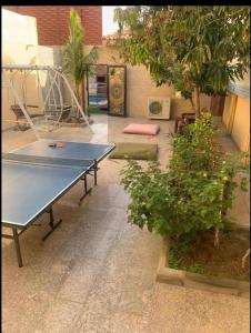 جُمان للعائلات في جدة: طاولة بينج بونغ في منتصف الفناء