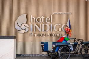 Hotel Indigo Phuket Patong by IHG的证书、奖牌、标识或其他文件