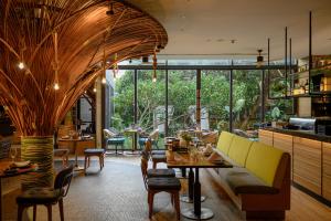 Hotel Indigo Phuket Patong by IHG的休息区