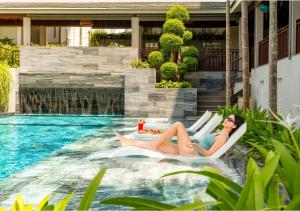 Bazén v ubytování The Saga Hotel Hoi An nebo v jeho okolí