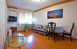 Μια τηλεόραση ή/και κέντρο ψυχαγωγίας στο Lessor Apartments
