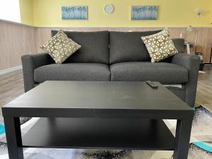 Prostor za sedenje u objektu Private Suite in Niagara Falls