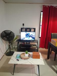 En tv och/eller ett underhållningssystem på Arrecife