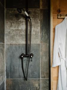 Koupelna v ubytování Les Cabanes Du Lizon + 25 fotografií