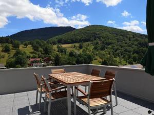 Üldine mäevaade või majutusasutusest Holiday apartment Uhu in the house on linden tree pildistatud vaade