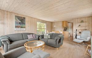 Posezení v ubytování 3 Bedroom Beautiful Home In Ringkøbing