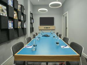 Бізнес-центр і / або конференц-зал в Holiday Inn Express Ajaccio by IHG