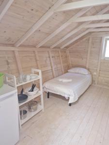 Postel nebo postele na pokoji v ubytování Fkk Adriatika in FKK Solaris Naturist Resort