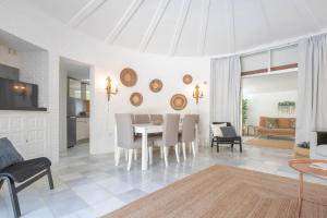 Posedenie v ubytovaní Pool Villa Rancho Domingo family friendly - Happy Rentals
