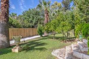 Vonkajšia záhrada v ubytovaní Pool Villa Rancho Domingo family friendly - Happy Rentals