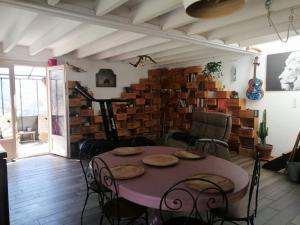 Et opholdsområde på Maison en pleine montagne et nature