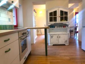 Dapur atau dapur kecil di Five maple home for families and wild nature lovers +55 gambar