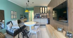 Кухня или мини-кухня в Allgäu Apartments Hüs 4 Ferienwohnung mit Self-Checkin
