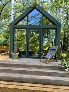 Imagine din galeria proprietății Zbrusu nový luxusní Tiny House kousek od Moravského krasu în Hluboké