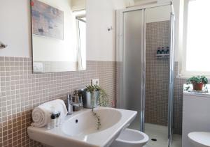 Ένα μπάνιο στο Holihome_Chicky House FRN +14 φωτογραφίες