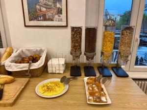Makanan di atau berdekatan hotel