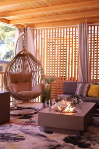 Iris Holiday Homes的休息区