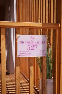 Iris Holiday Homes的证书、奖牌、标识或其他文件
