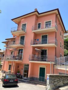 Afbeelding uit fotogalerij van Kriss Apartments in Deiva Marina