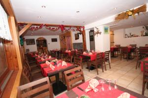 Restaurace v ubytování Hôtel l'Edelweiss