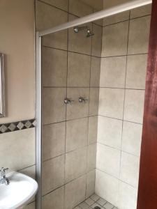 Ένα μπάνιο στο Aderem Blus Rooms +13 φωτογραφίες