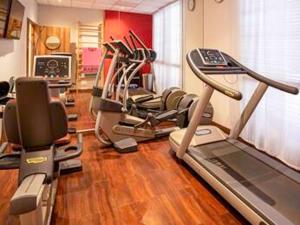 Фитнес-центр и/или тренажеры в Novotel Suites Perpignan Centre